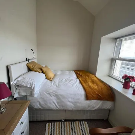 1 Quay Relaxing 3 Bedroom On Sea-front Hébergement de vacances *