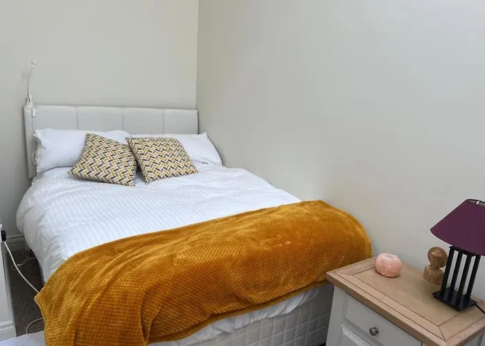 1 Quay Relaxing 3 Bedroom On Sea-front *